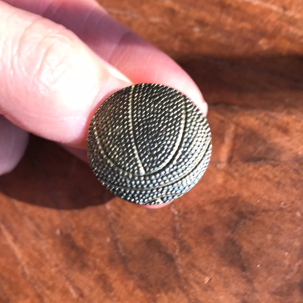 🏀 basketball pin - Picture 2 of 10